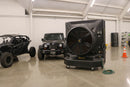 Enfriador evaporativo ideal para almacenes, bahías de servicio y estadios de hasta 6,500 pies2 (600 m2). Control de velocidad variable. Diámetro del ventilador de 50 pulgadas. Medios de enfriamiento de 8 pulgadas (20 cm). Depósito de agua de 64 galones. Panel de control LED integrado con sensor de ocupación.