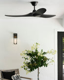 El ventilador de techo Maverick II presenta una silueta elegante y moderna con un diseño de tres aspas. Tiene un motor de CC reversible de 6 velocidades de ahorro de energía ultra eficiente. Incluye control remoto de mano  y una varilla descendente de 6 pulgadas. Garantía limitada de por vida. Listado ETL para lugares húmedos. 