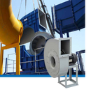 Rodete de álabes curvados hacia atrás.  Ventilador centrífugo de acoplamiento directo y simple aspiración. Fabricados en chapa de acero protegida contra la corrosión mediante tratamiento por cataforesis + pintura poliuretana. Temperaturas del aire a transportar: -20ºC/+60ºC en continuo 