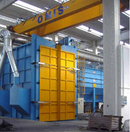 Rodete de álabes curvados hacia atrás. Acoplamiento a transmisión. Ventilador centrífugo con accionamiento por poleas y correas, y simple aspiración. Chapa de acero protegida contra la corrosión mediante tratamiento por cataforesis + pintura poliuretana. Temperaturas del aire a transportar: -20ºC/+60ºC en continuo