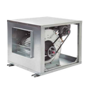 Las cajas de ventilación compacta son unidades de ventilación en descarga vertical diseñadas para la inyección de aire limpio; su estructura está fabricada en lámina de acero galvanizada. Su diseño incorpora dos paneles de inspección con escuadras de fijación para el fácil mantenimiento del motor y la transmisión. 